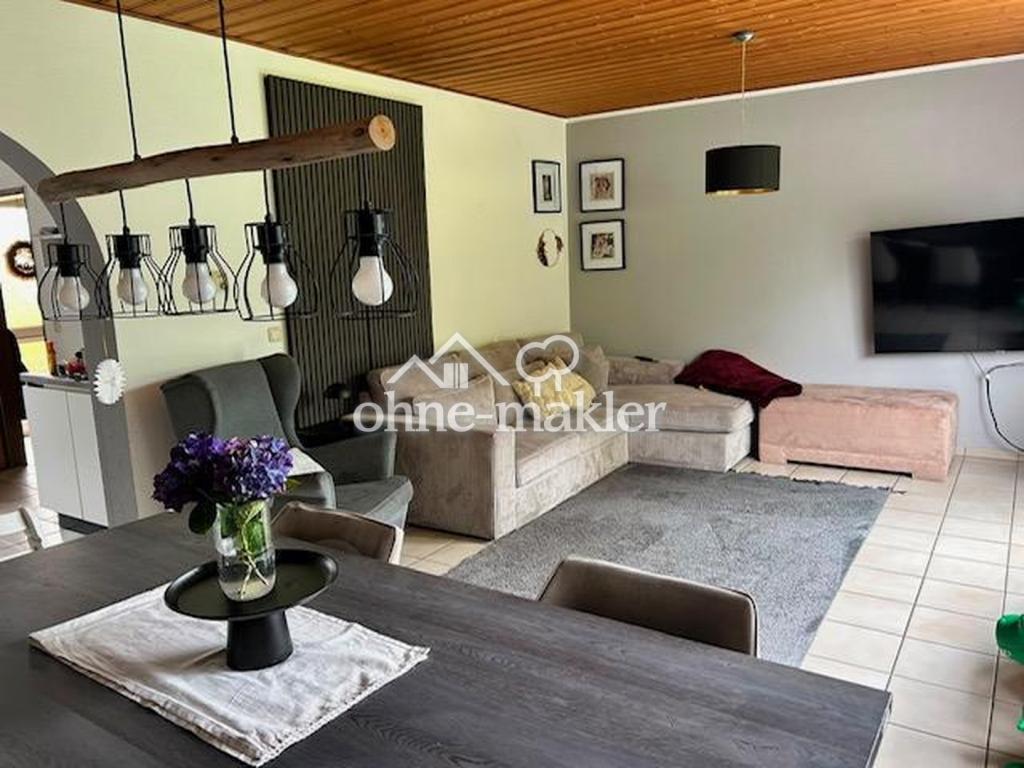 Freist EFH mit Garten und Garage in guter Lage - Foto 1