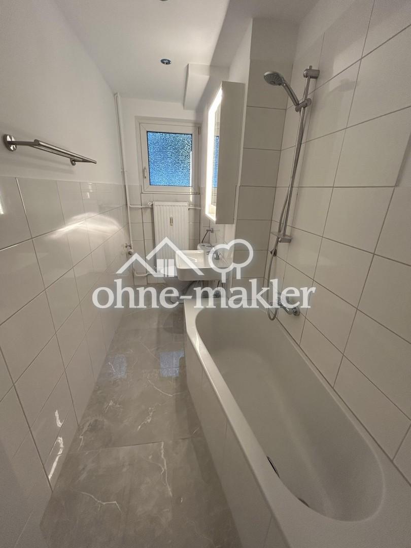 1,5-Zimmer-Wohnung | Erstbezug nach Sanierung | 2 Balkone | Tageslichtbad | hochwertige Einbauküche - Photo 3