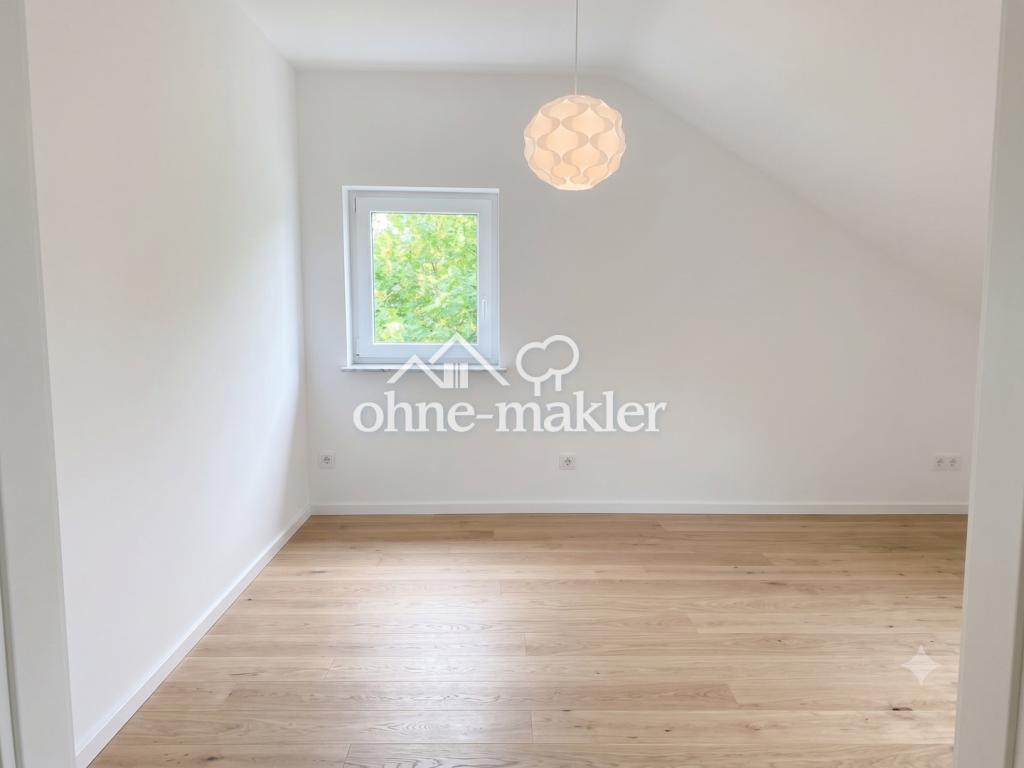 Kernsanierte 1,5-Zimmer-Dachgeschosswohnung mit EBK, Parkett und Kellerraum mitten in Frankfurt - Foto 4