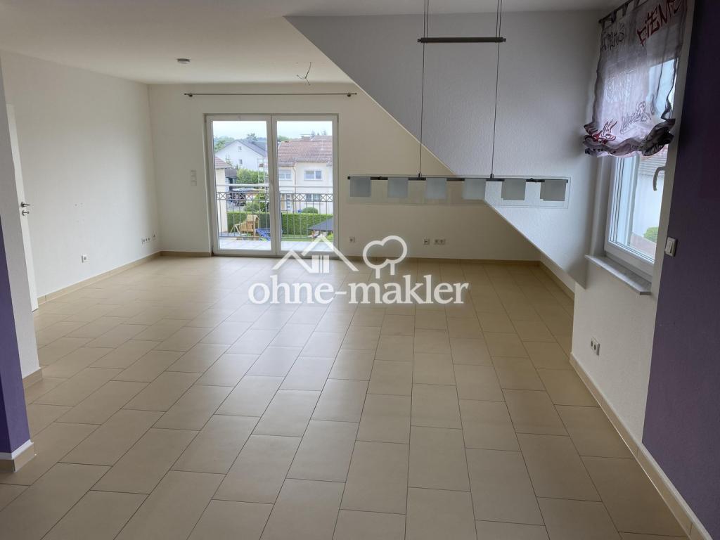 Neuwertige 4 Zimmer Dachgeschosswohnung mit großem Balkon und Einbauküche in Münster Hessen - Foto 3