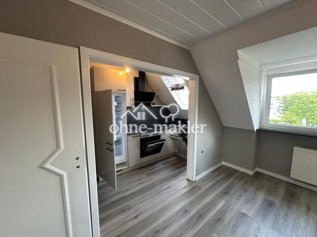 Erstbezug DG-Wohung nach Sanierung/Neu - Photo 3
