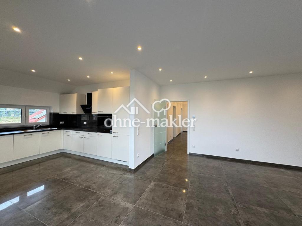 Moderne 9-Zimmer-Neubauwohnung mit ca. 235 m², zwei Küchen und zwei Balkonen in Rodenbach - Photo 5