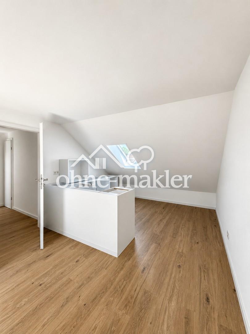 Modernisierte 2\-Zimmer\-Dachgeschosswohnung in Böblingen - Photo 1