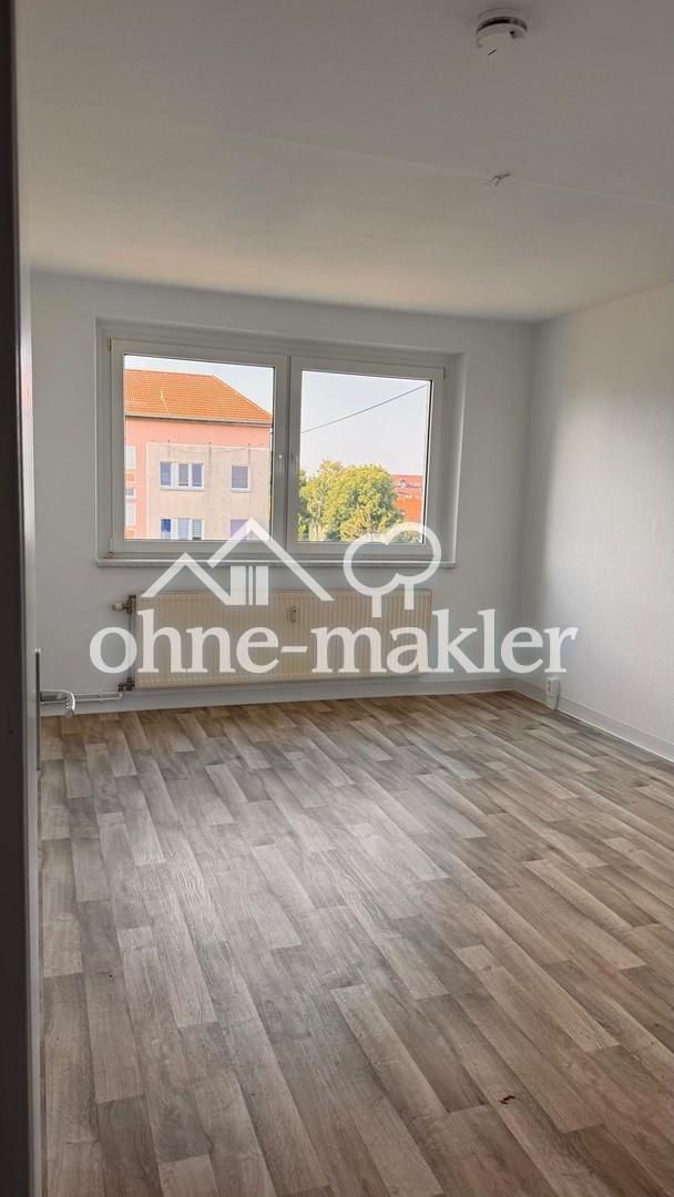 266 € | 69 qm | 4 ZKB Balkon | Günstige Fernwärme - Foto 4