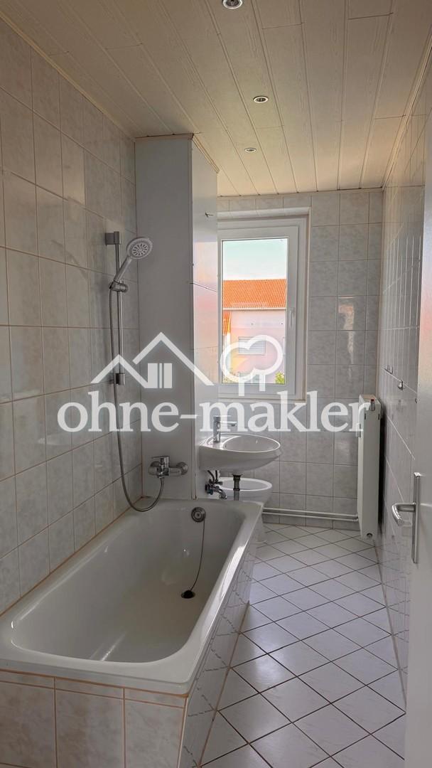 220 € | 49 qm | 2 ZKB Balkon | Günstige Fernwärme - Foto 1