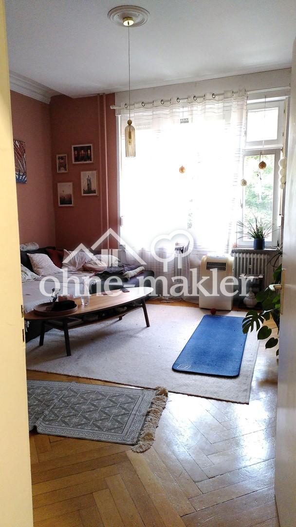 Großzügige Wohnung mit Hinterhof-Terrasse in Bahnhofsnähe - Photo 1