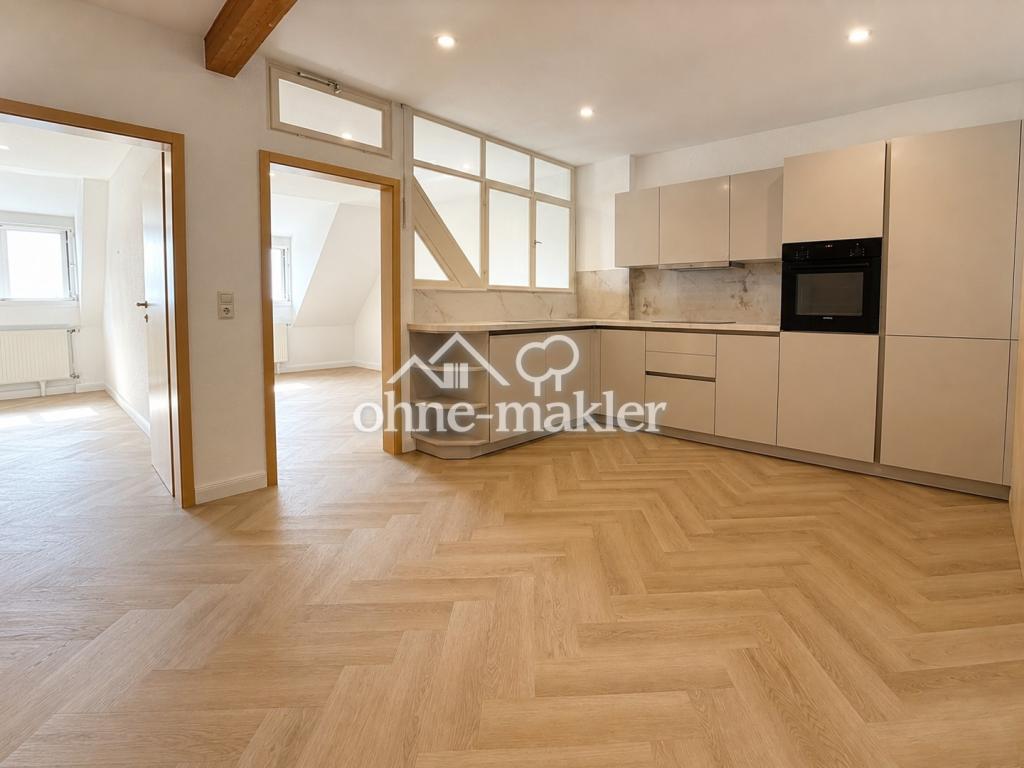 Sanierte 2,5-Zimmer-Wohnung mit atemberaubender See- und Burgsicht - Photo 1