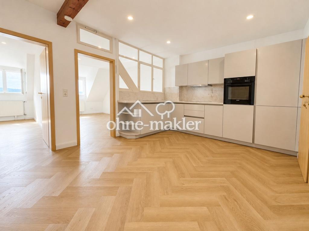 Sanierte 2,5-Zimmer-Wohnung mit atemberaubender See- und Burgsicht - Photo 2