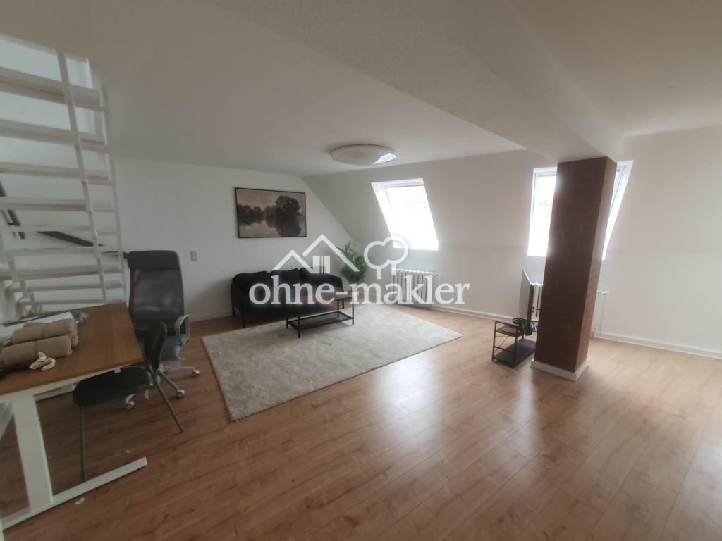 Möbliertes WG-Zimmer in top Lage – einfach einziehen! (Mittelstraße, DG-Maisionette) - Foto 1