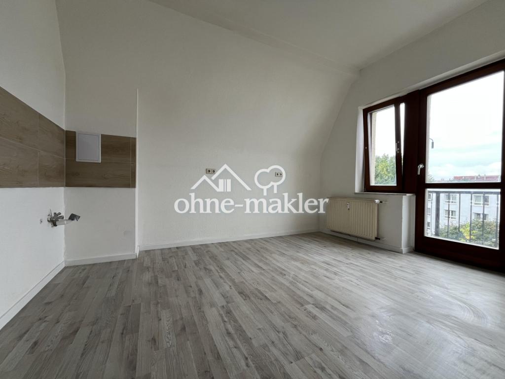 Erstbezug nach Sanierung - Großzügige 3-Raumwohnung in Zwickau-Nord im DG - Photo 2