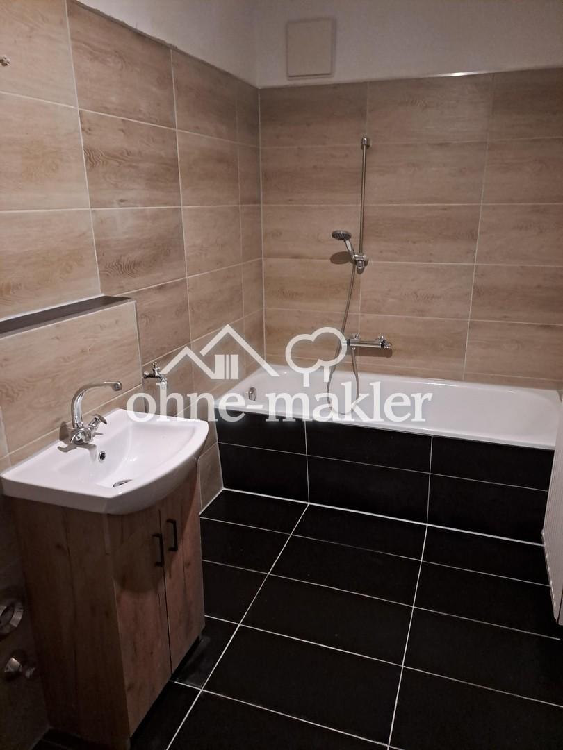 Erstbezug nach Sanierung - Großzügige 3-Raumwohnung in Zwickau-Nord im DG - Photo 4