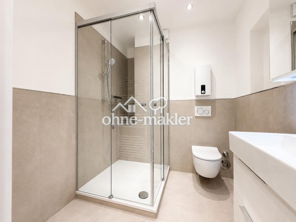 Umfassend modernisierte 2-Zimmer-Wohnung mit Balkon, Aufzug und Kellerraum im Zentrum Düsseldorfs! - Foto 5
