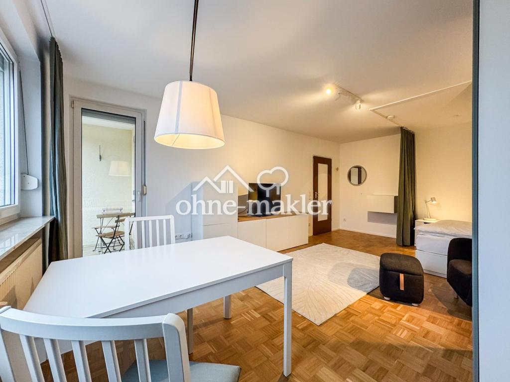 Mit sonnigem Balkon: Möbliertes Zimmer in großzügiger 2er WG - Photo 1