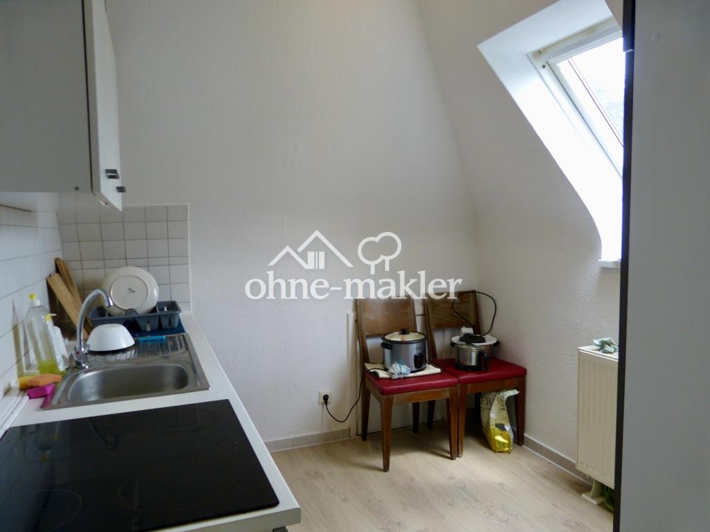 Gepflegte Dachgeschosswohnung mit Einbauküche – ideal für Paare, Singles oder als WG - Foto 5