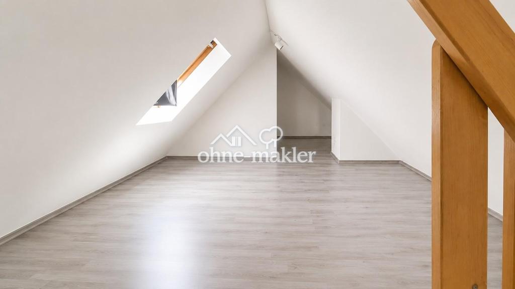 Renovierte Einzimmerwohnung mit Spitzgiebel mit guter Unianbindung - Photo 3