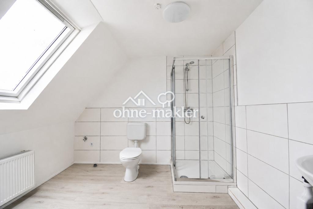 Renovierte 2 ZKB-Maisonettewohnung mit Stellplatz in Lingenfeld - Foto 1