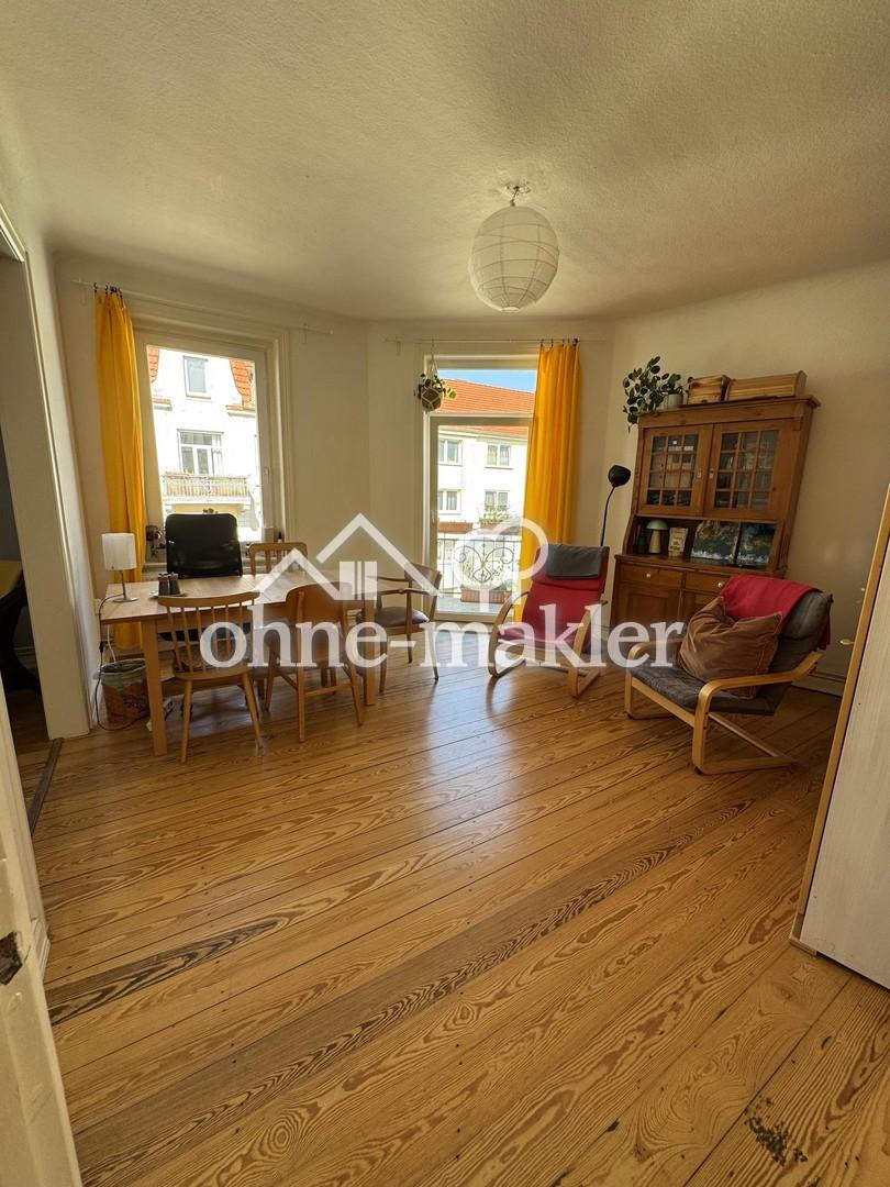 gern an WG`s, Charmante Altbauwohnung mit 2 Balkonen, 3–4 Zimmer, EBK, Bad mit Badewanne - Photo 2