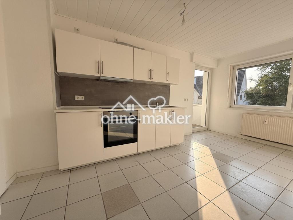 Erstbezug nach Renovierung: 2 Zimmer, neue Einbauküche, Loggia und Gartenmitbenutzung - Foto 2