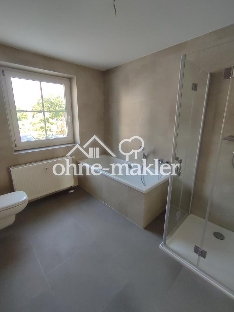 Erstbezug nach Sanierung 2-Raumwohnung mit Dusche und Wanne - Photo 1