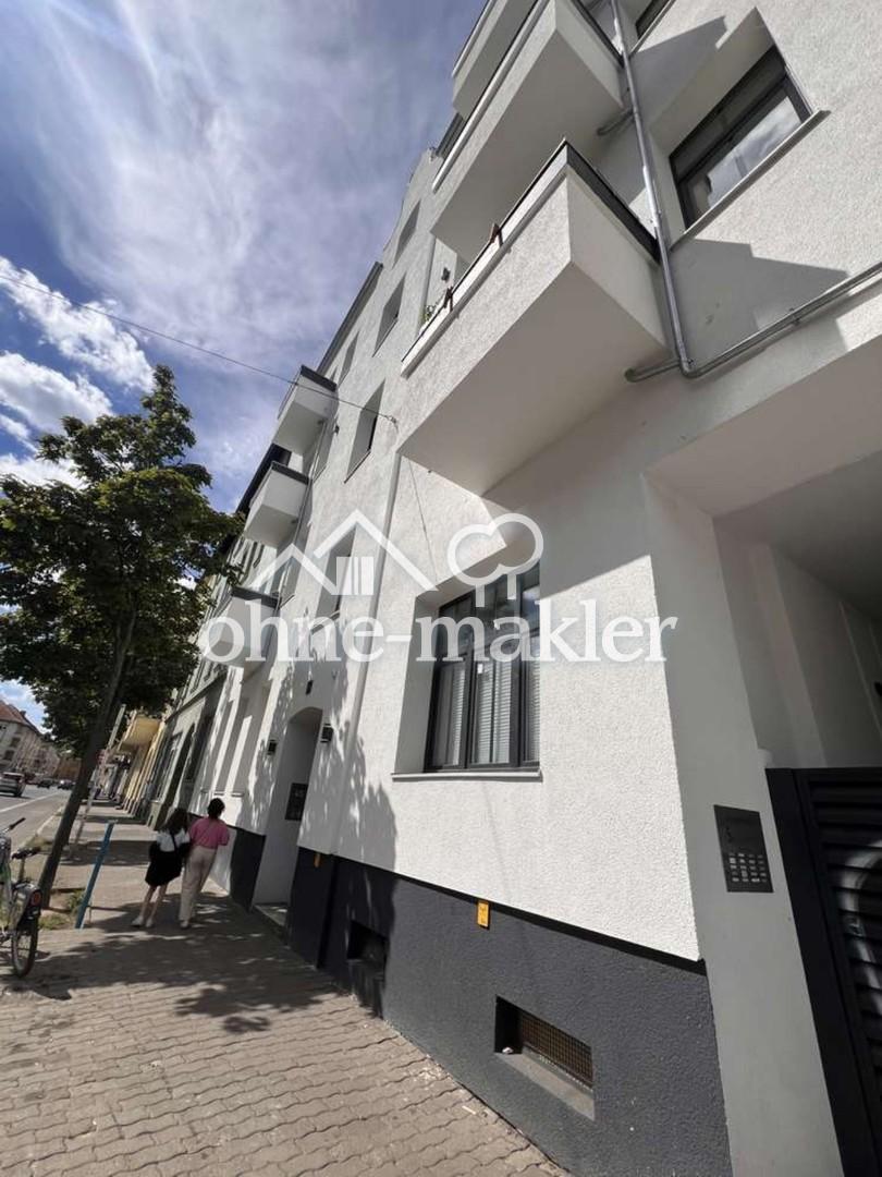 Dachgeschosswohnung mit Klimaanlage und 3 Zimmern | komplett saniert | Einbauküche | hohe Decken - Photo 4