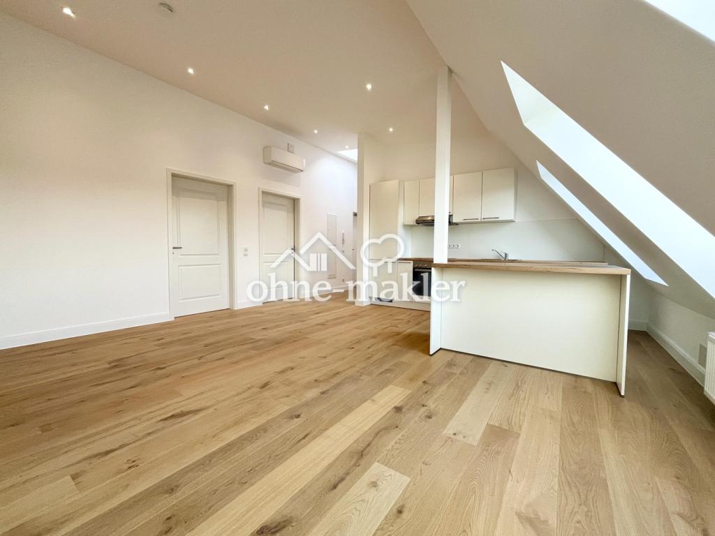 Dachgeschosswohnung mit Klimaanlage und 3 Zimmern | komplett saniert | Einbauküche | hohe Decken - Foto 1