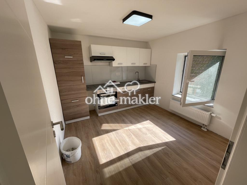 SCHLOSSBLICK | Illertissen | 3-Zimmer Wohnung | Küche + Parkplatz + Terasse - Photo 1