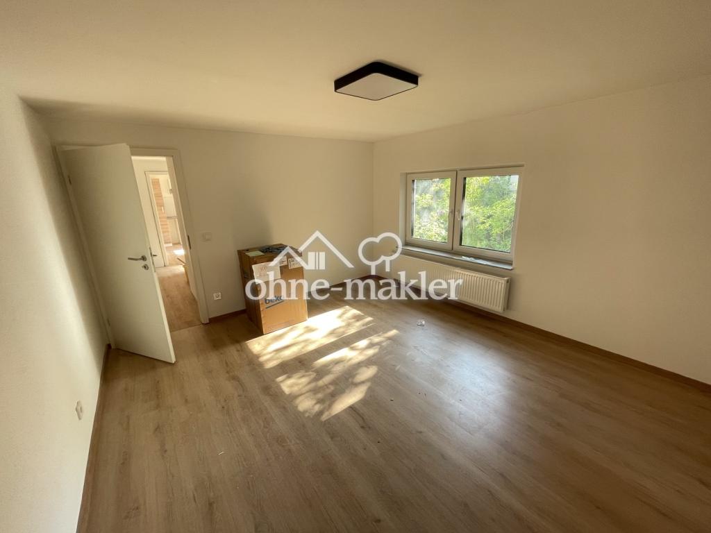 SCHLOSSBLICK | Illertissen | 3-Zimmer Wohnung | Küche + Parkplatz + Terasse - Photo 1