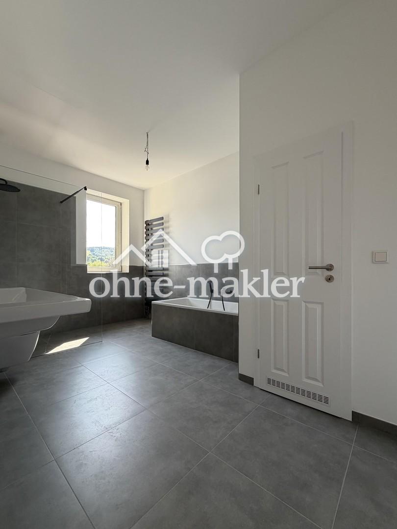 Exklusiver Erstbezug - Stilvolle 4-Zimer-Altbauwohnung in zentraler Lage - Photo 4