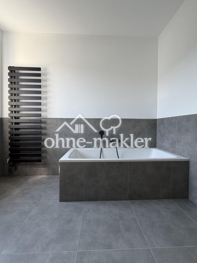 Exklusiver Erstbezug - Stilvolle 4-Zimer-Altbauwohnung in zentraler Lage - Photo 1