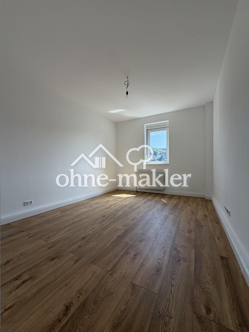 Exklusiver Erstbezug - Stilvolle 4-Zimer-Altbauwohnung in zentraler Lage - Foto 2