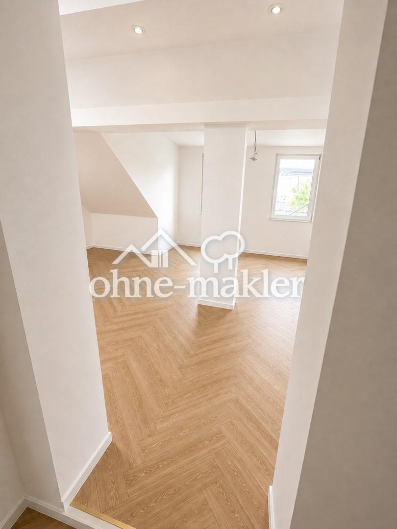Erstbezug: Moderne Dachgeschosswohnung mit Klimaanlage, Einbauküche und Panoramablick - Foto 1