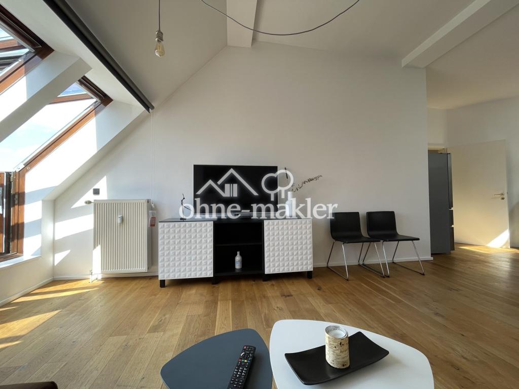 Attic & Fully Furnished: 2 Rooms, 1 Bath, Balcony, Cellar, Central, Garden, Quiet Area - Photo 2