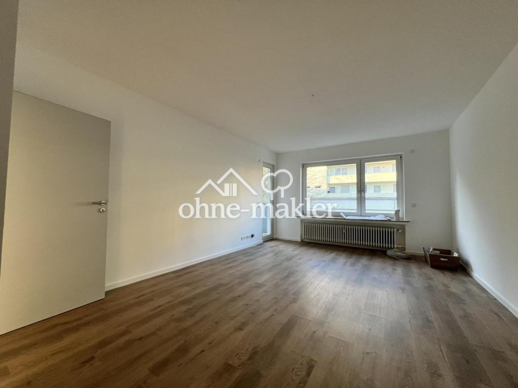 hochwertig renovierte 2,5 Zimmer-Wohnung mit neuer Einbauküche und Badezimmer in ruhiger Wohnlage - Photo 2