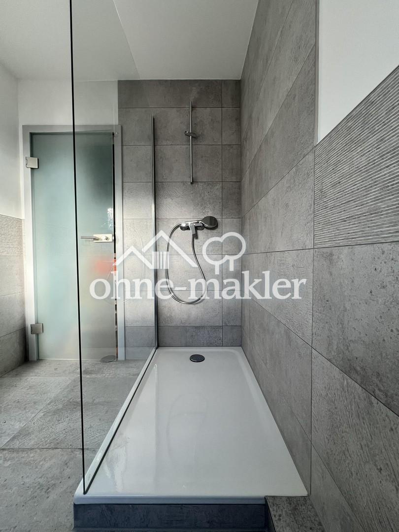hochwertig renovierte 2,5 Zimmer-Wohnung mit neuer Einbauküche und Badezimmer in ruhiger Wohnlage - Photo 5