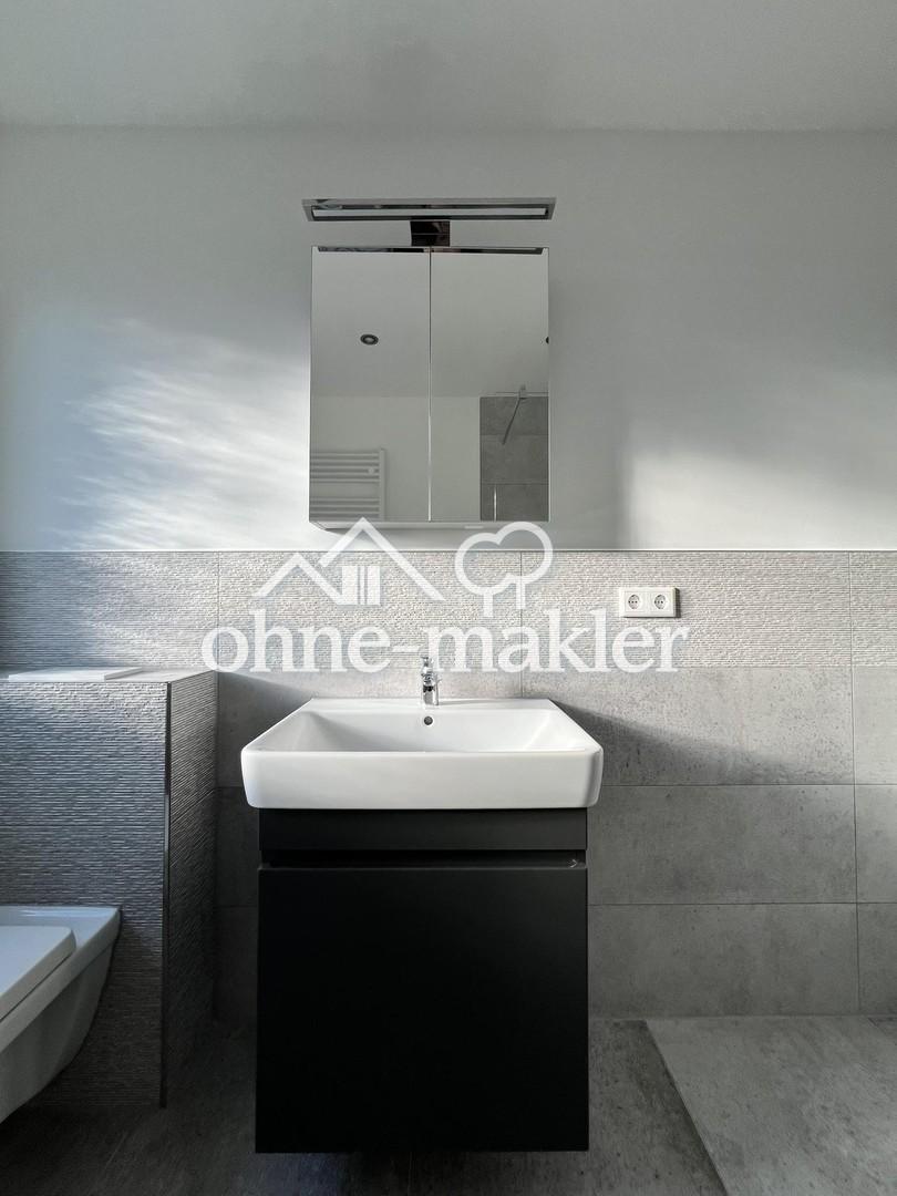 hochwertig renovierte 2,5 Zimmer-Wohnung mit neuer Einbauküche und Badezimmer in ruhiger Wohnlage - Photo 4