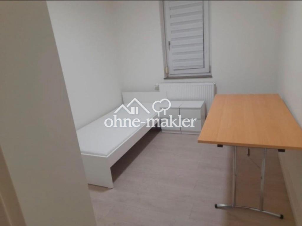 Helles, voll möbliertes 20qm Zimmer in Ludwigsburg – Reine Frauen-WG - Foto 2