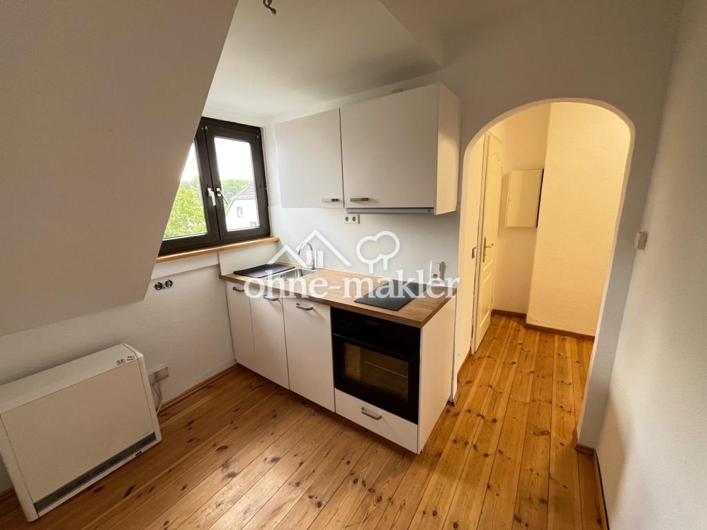 Charmante Dachgeschosswohnung mit neuer Einbauküche – ruhige Lage in Heiligenhaus - Foto 3