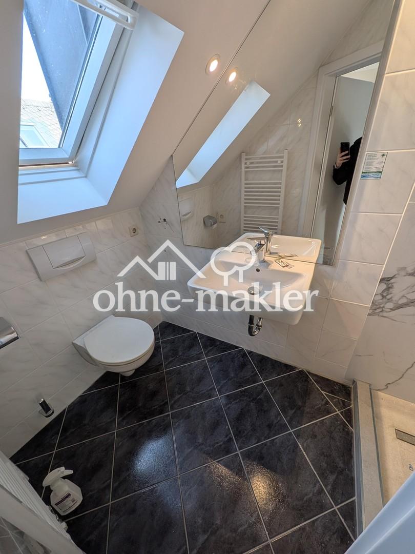 4-Zi KfW70EE Penthouse-Maisonette in Toplage von Rüdesheim mit Aufzug, Küche und Balkon - Photo 4