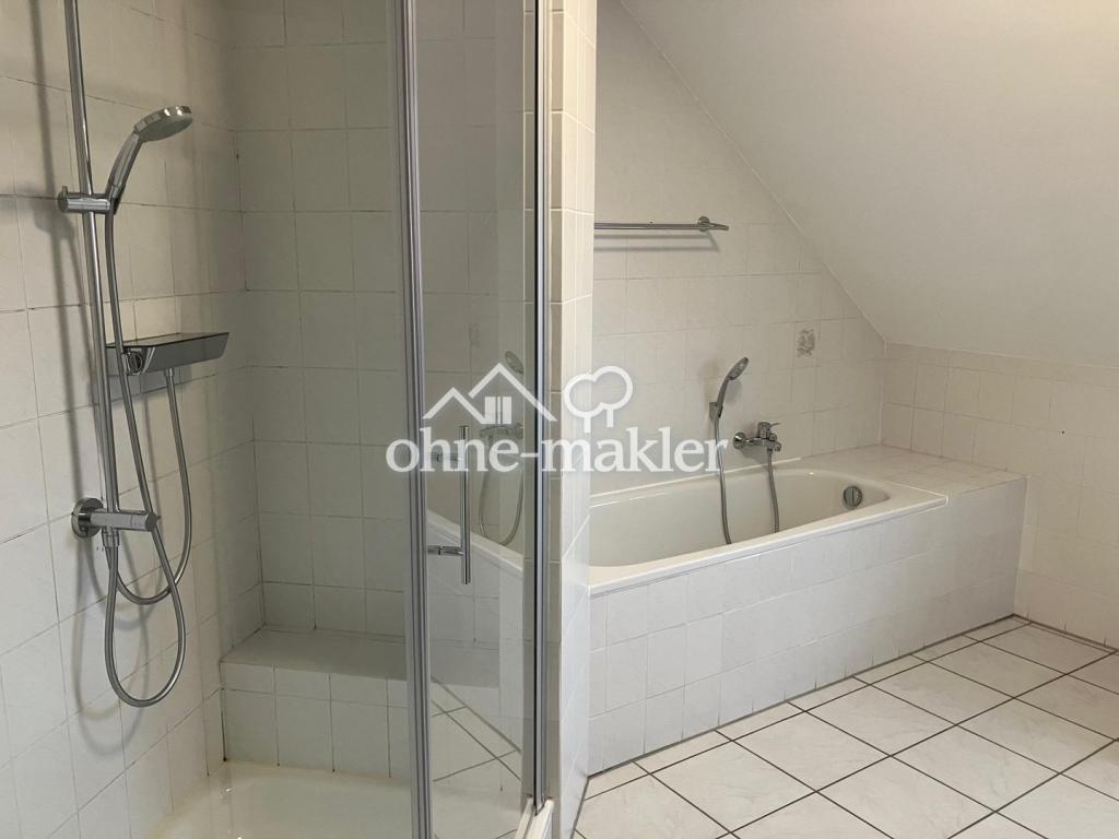 Komfort-Einliegerwohnung im Winkelbungalow mit Balkon in ruhiger Stadtrandlage, von privat - Photo 4