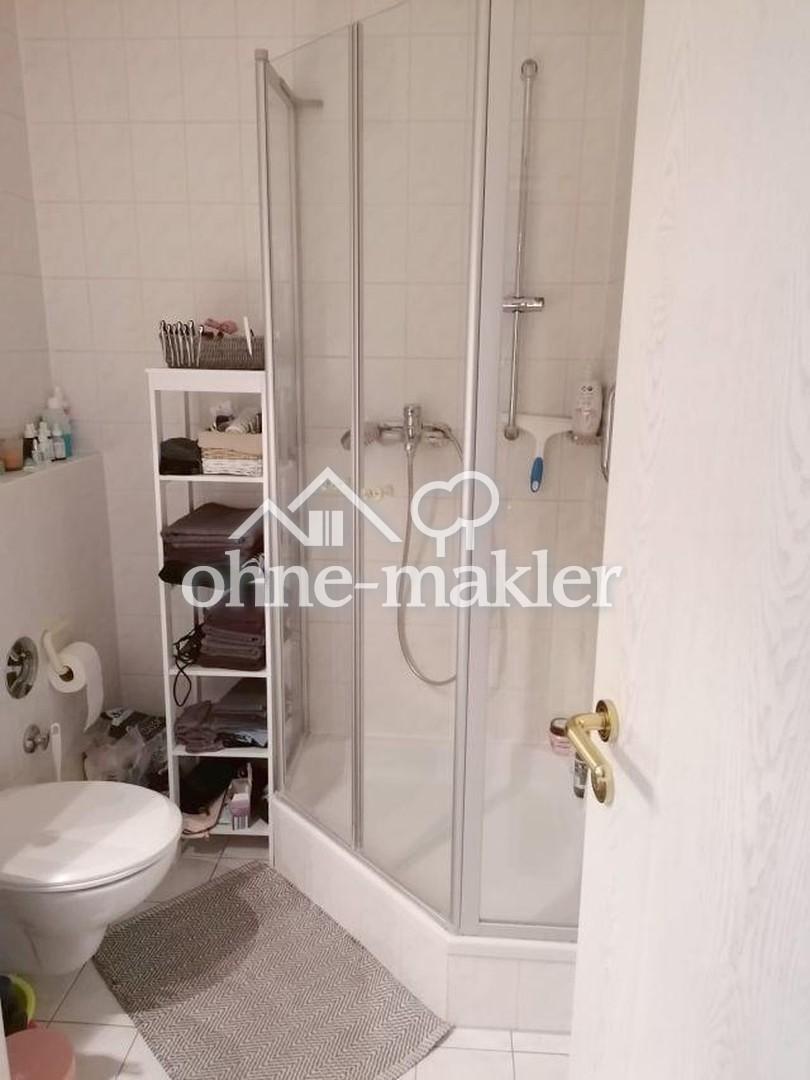 Sehr schöne helle 2 Zi-Whg mit Südbalkon, EBK und Autoabstellplatz in Regensburg - Photo 4