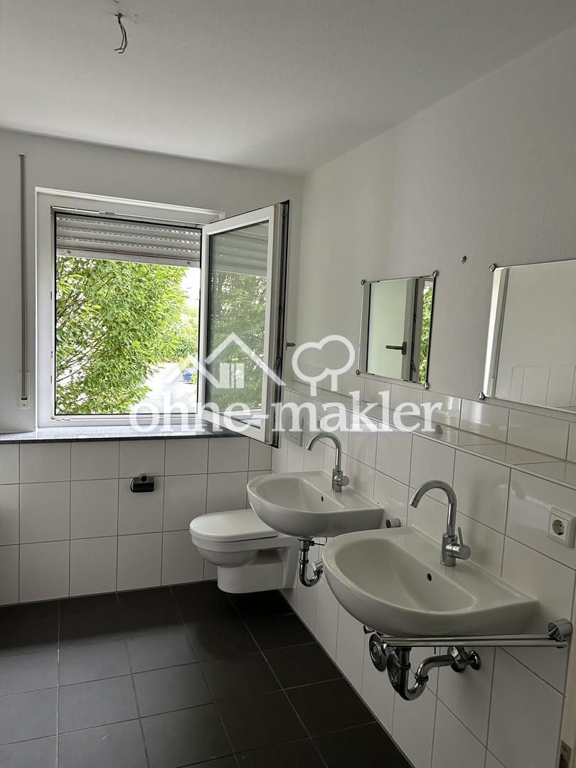 Frisch renoviert, traumhafte Wohnung mit großem Balkon - Photo 4