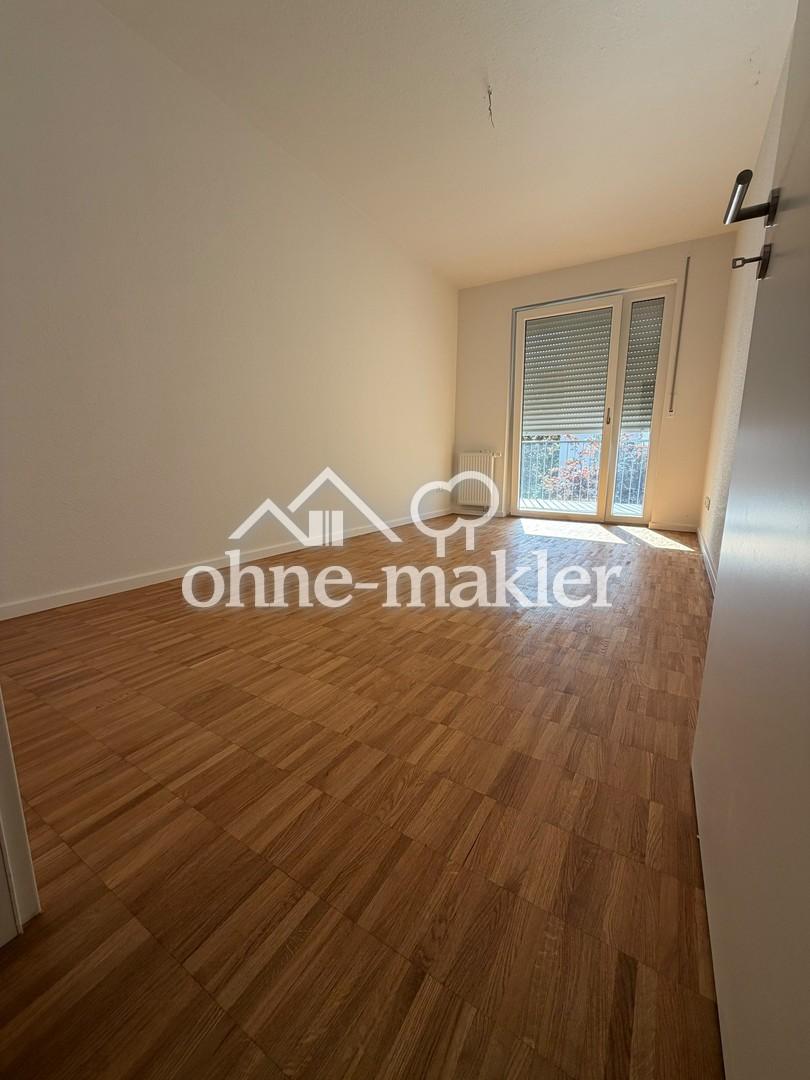 Frisch renoviert, traumhafte Wohnung mit großem Balkon - Photo 3