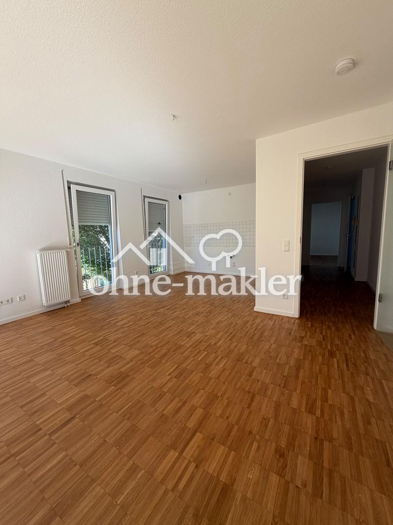 Frisch renoviert, traumhafte Wohnung mit großem Balkon - Photo 1