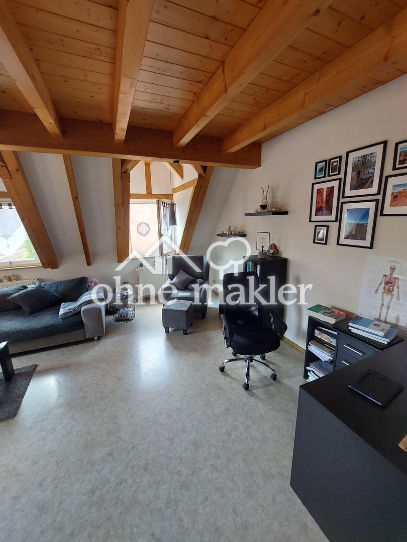 Schöne 2 ZKB mit Stellplatz im DG - Photo 1