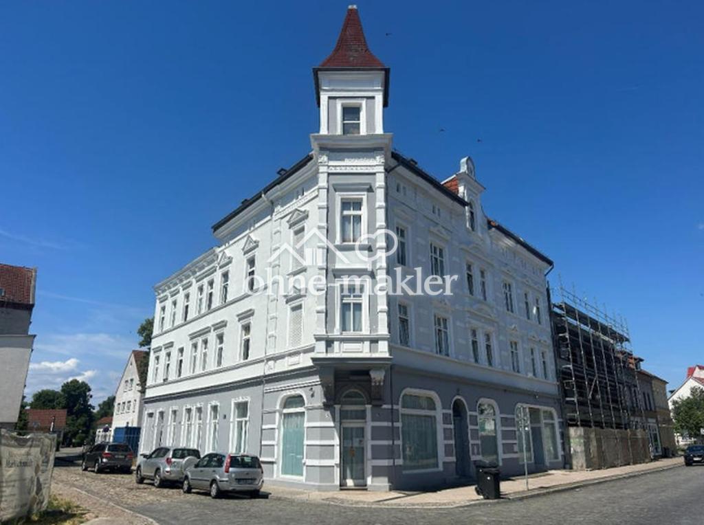 Erstbezug nach Sanierung: helle 3-Zimmer Altbau Whg. mit EBK im Herzen der Stadt - Photo 4