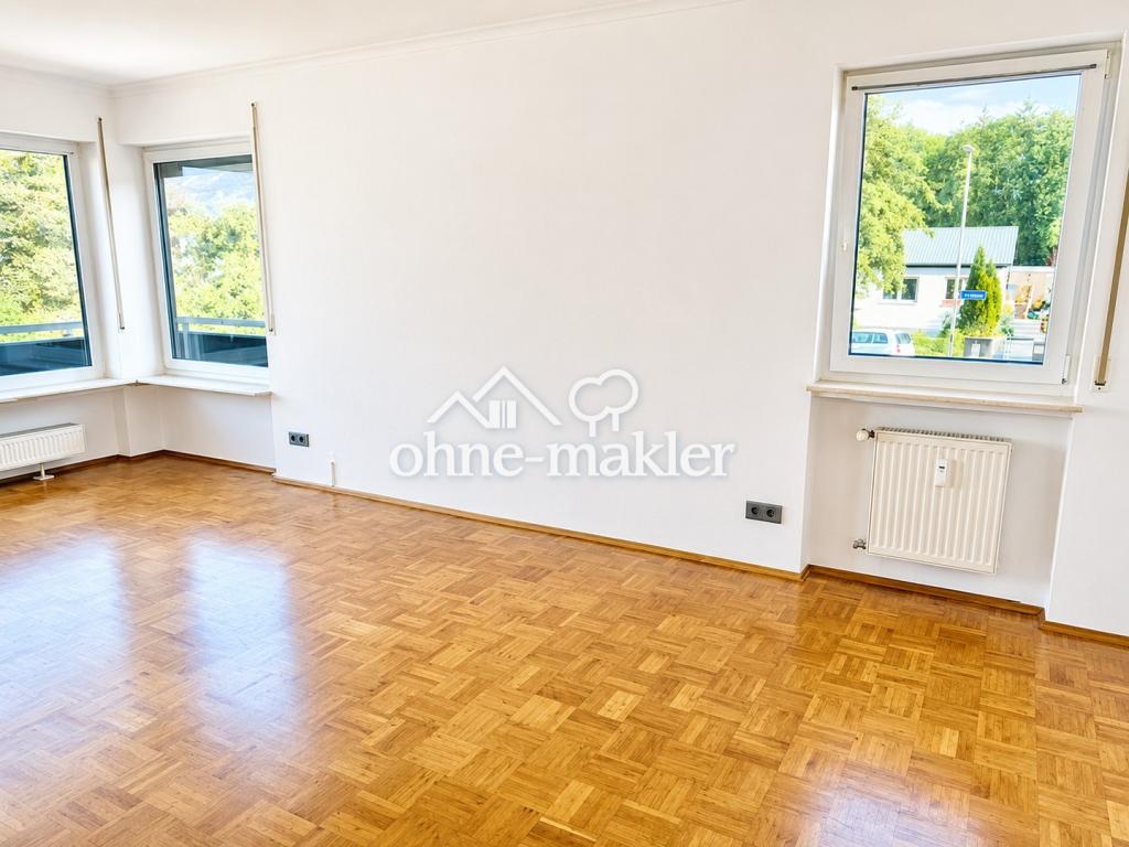 Helle 2-Zimmer-Wohnung mit großem grünem Balkon und Echtholzparkett - Photo 1