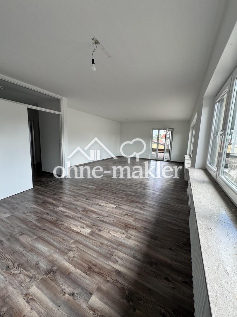 4ZKB - Wohlfühlen in zentraler Lage mit großzügiger Terrasse / Loggia - Foto 3