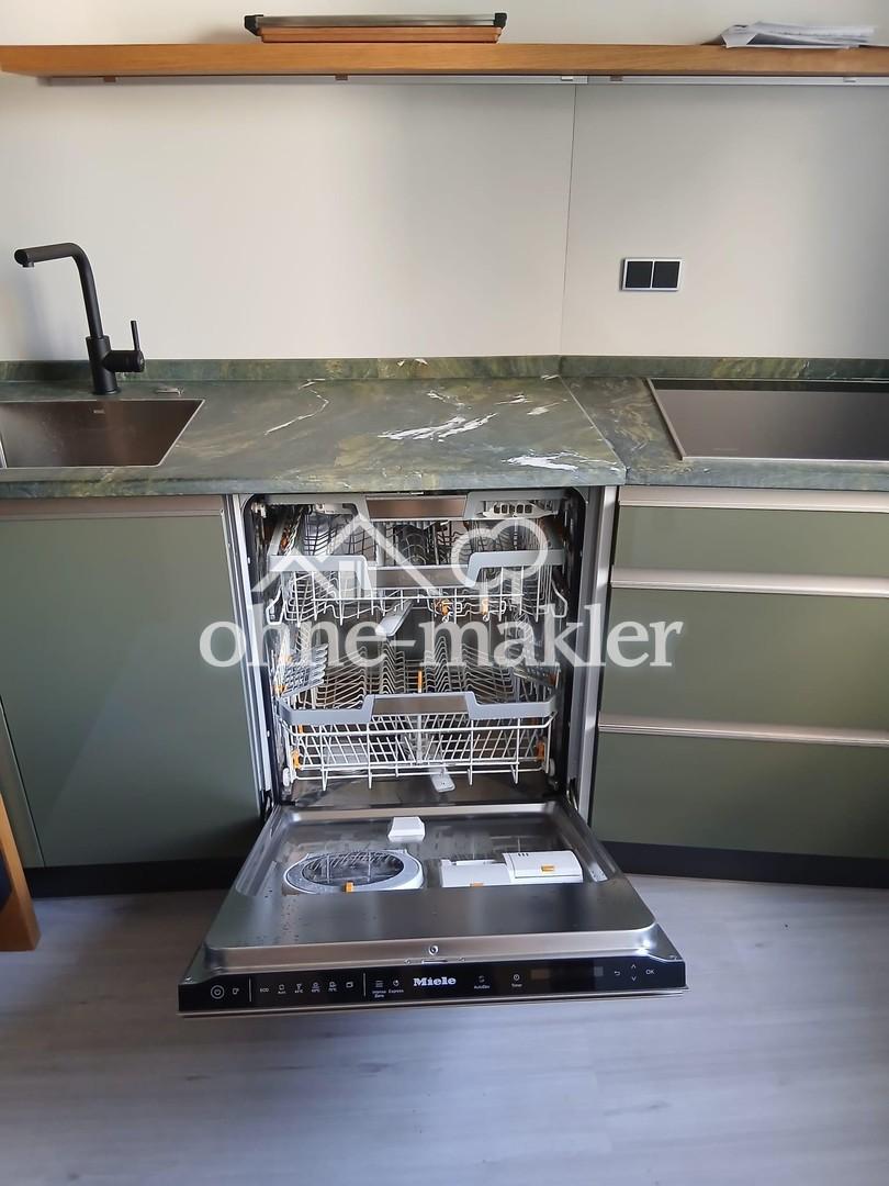 Frisch renovierte, ruhige 2 Zimmerwohnung mit großem Balkon und neuer EBK - Photo 3