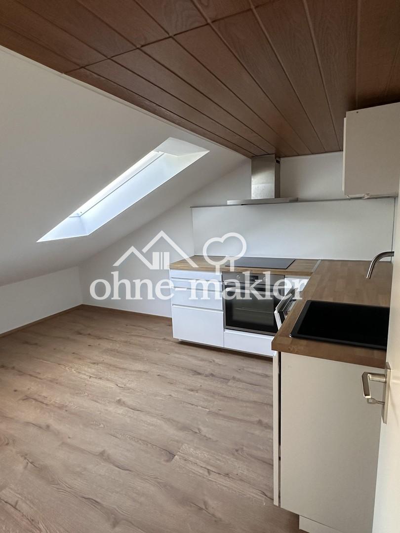 renovierte 2-Zimmer-Dachgeschosswohnung in ruhiger Lage - Foto 1