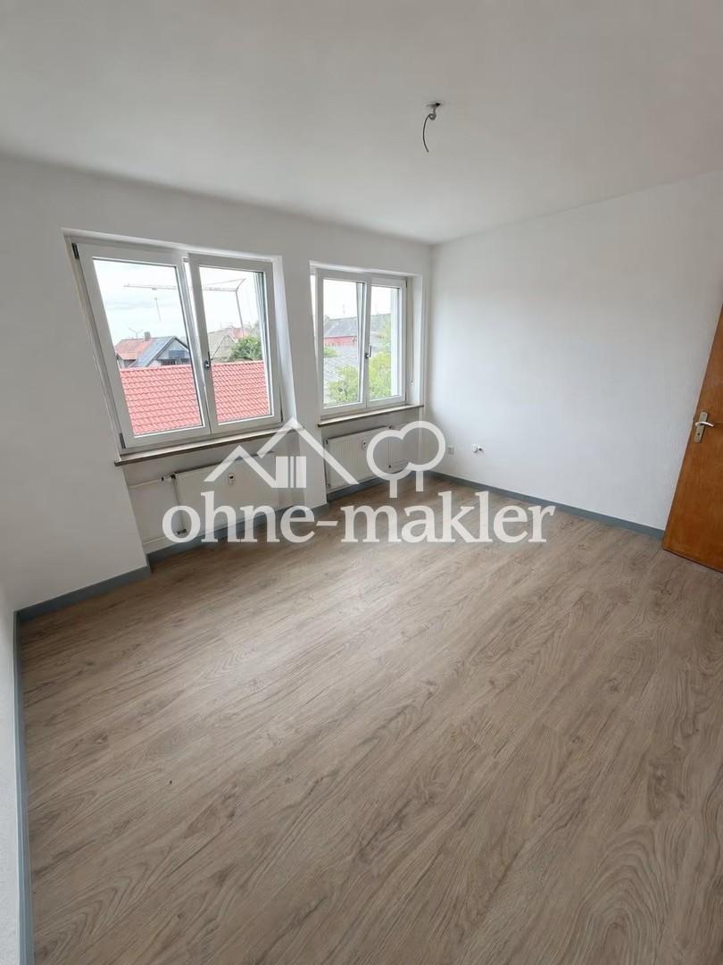 Helle 3-Zi-Wohnung, 92 m², Balkon, Garten & Doppelgarage - Photo 2